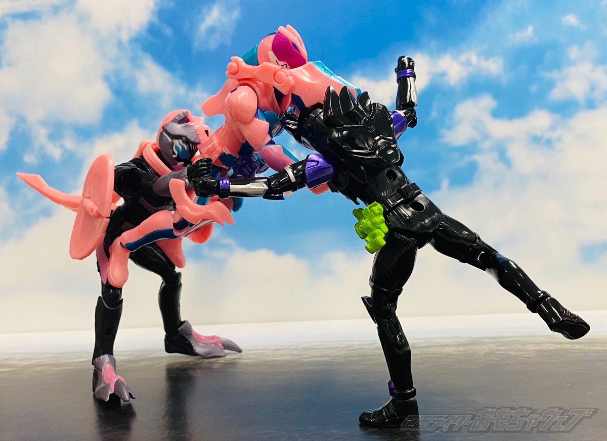 チョー楽しい リバイスリミックスフィギュアは今週末発売 仮面ライダーおもちゃウェブ バンダイ公式サイト