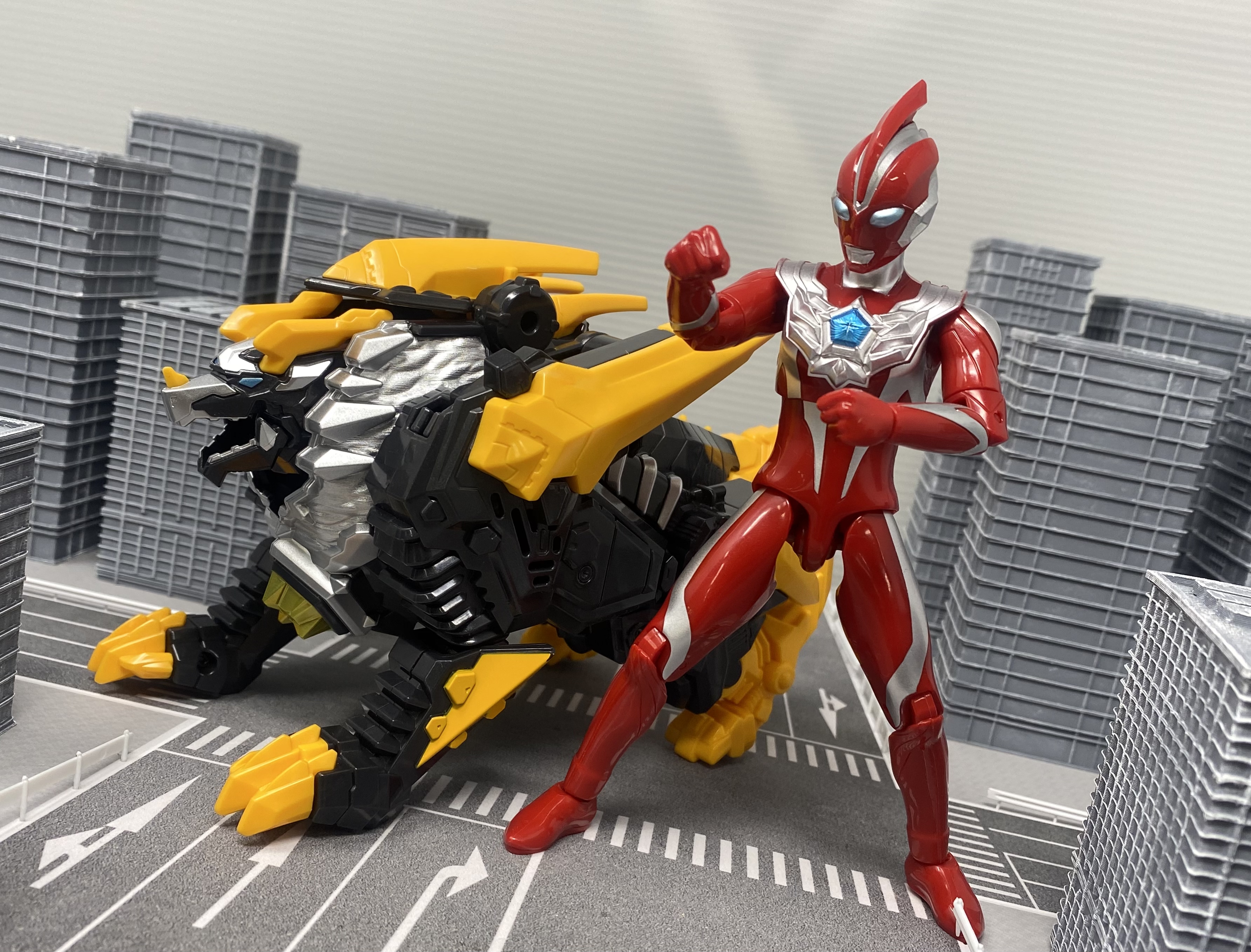 TaylorMade - ウルトラマンページになります 予告篇公開】『ウルトラマントリガー エピソードZ』3月18日(金